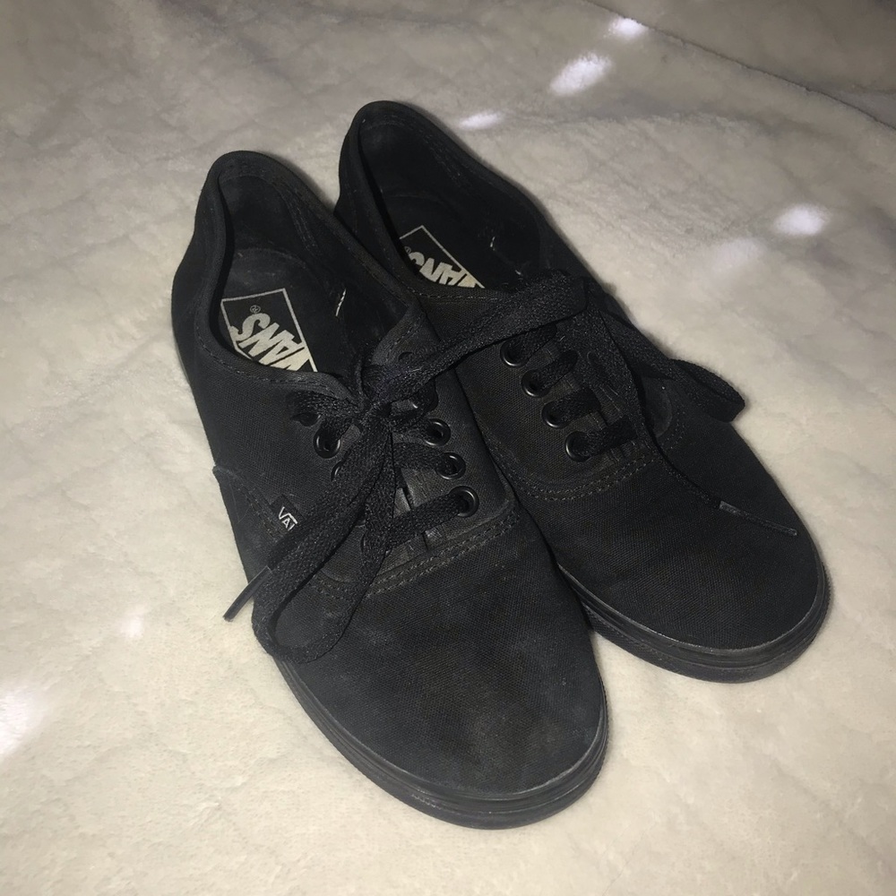 Black Lo Pro Vans
